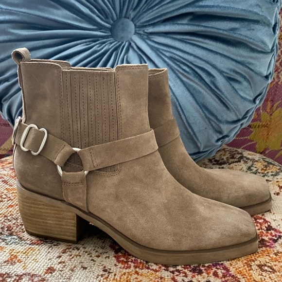 Sam Edelman Bellamie Ankle Boot - Picture 2 of 6